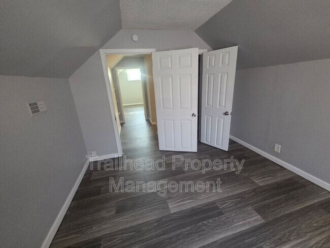 Building Photo - 5911 Cypress Pl