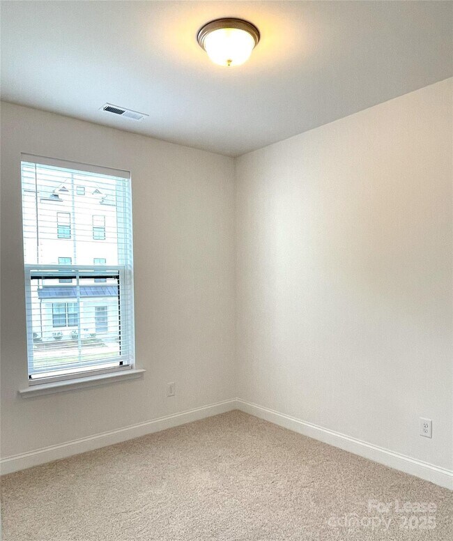 Building Photo - 5005 Layman Dr