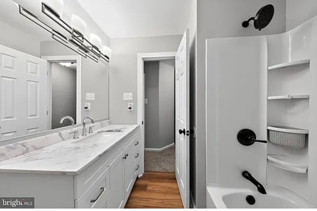 Building Photo - 901 Cobble Creek Curv