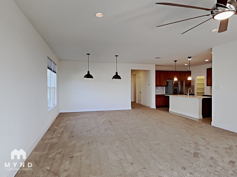 Building Photo - 5805 Sardinia Dr