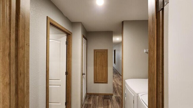 Building Photo - 11 Andreasen Dr