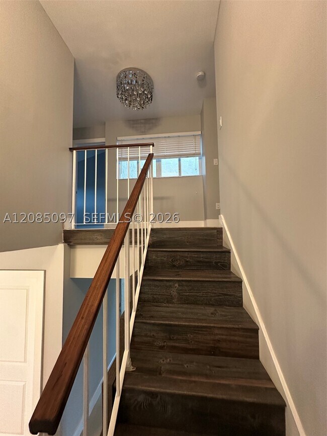 Building Photo - 14357 Kendale Lakes Dr