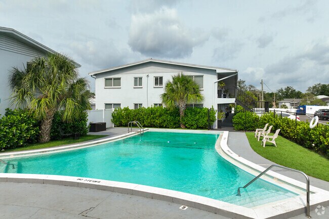Building Photo - Andover Club Apartments