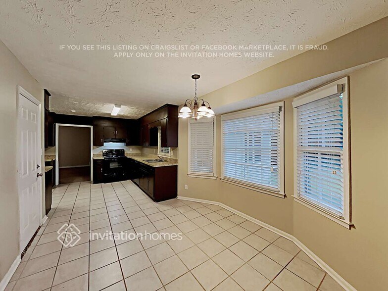 Building Photo - 3930 Grove Trail