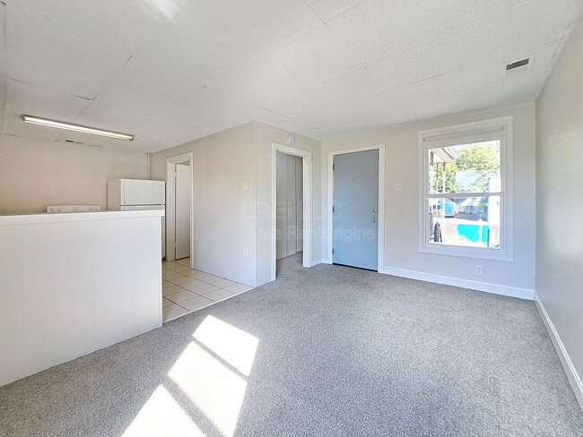 Building Photo - 2713 Rodman St