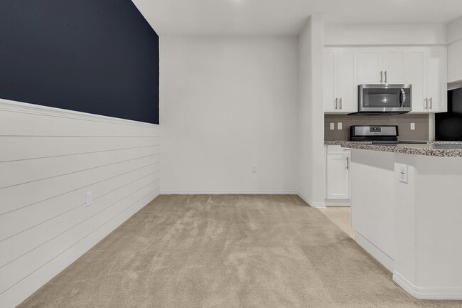 Building Photo - 1520 W 1st St