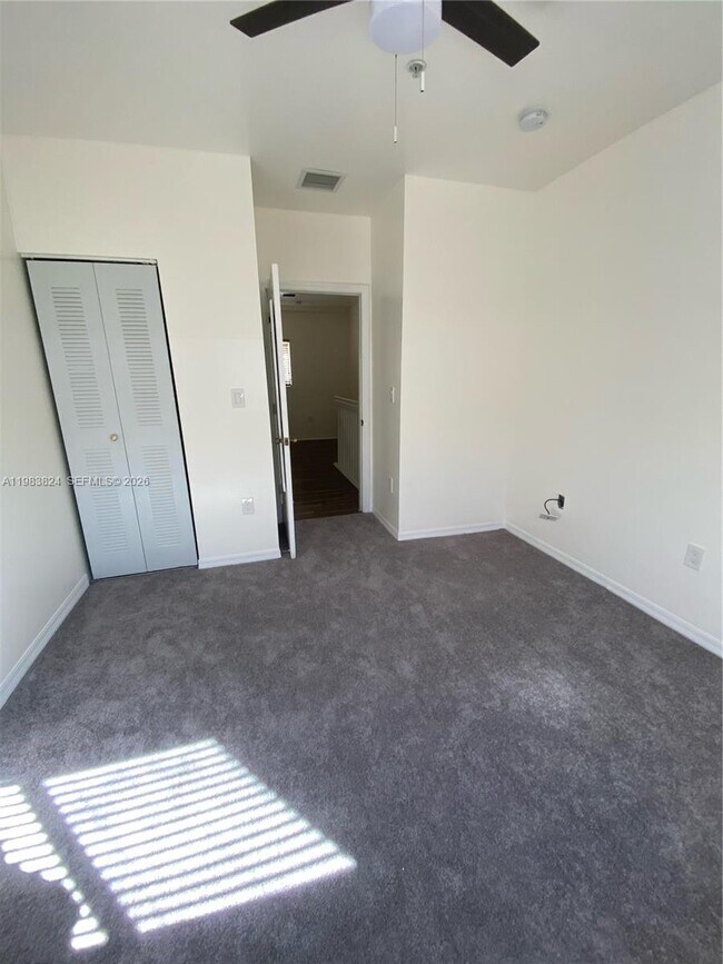 Building Photo - 928 SW 3rd St