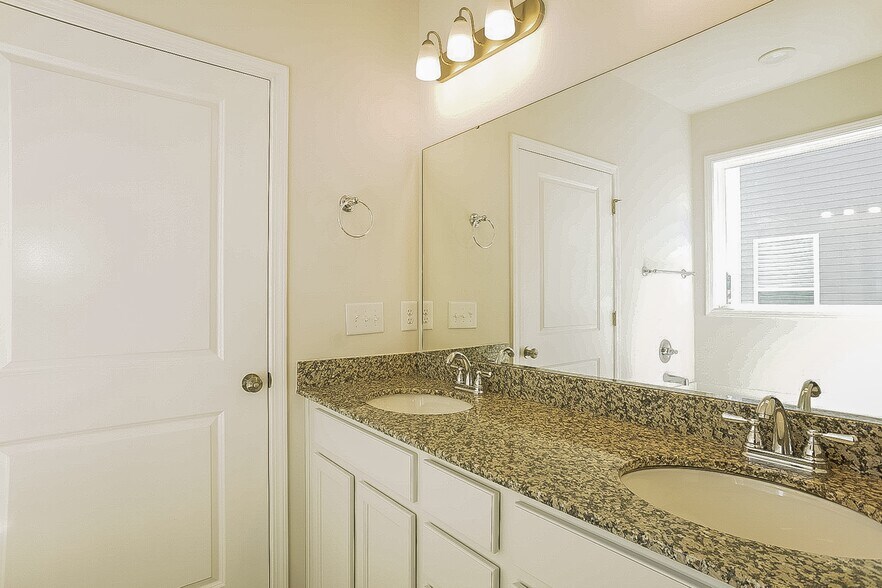 Building Photo - 745 Justify Lp