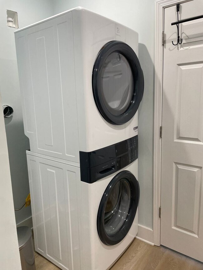 Building Photo - 6 Bedroom 4 Bathroom House in Supply NC-Unfurnished