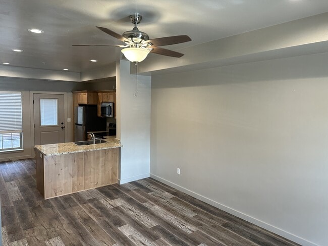 Building Photo - 157 E 300 S
