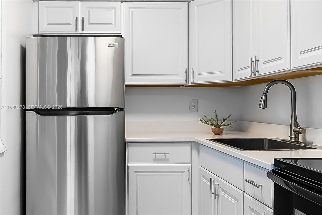 Building Photo - 2327 NW 52nd Ct