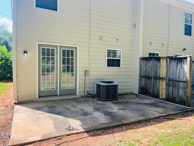 Building Photo - 605 Wilburn Ave