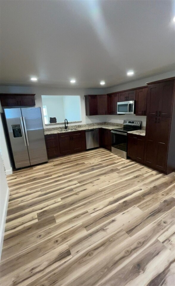 Building Photo - 144 Hillridge Ct