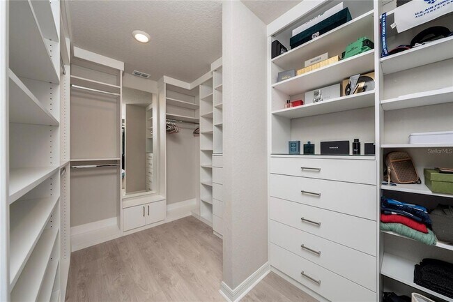 Building Photo - 445 Silverbell Trl