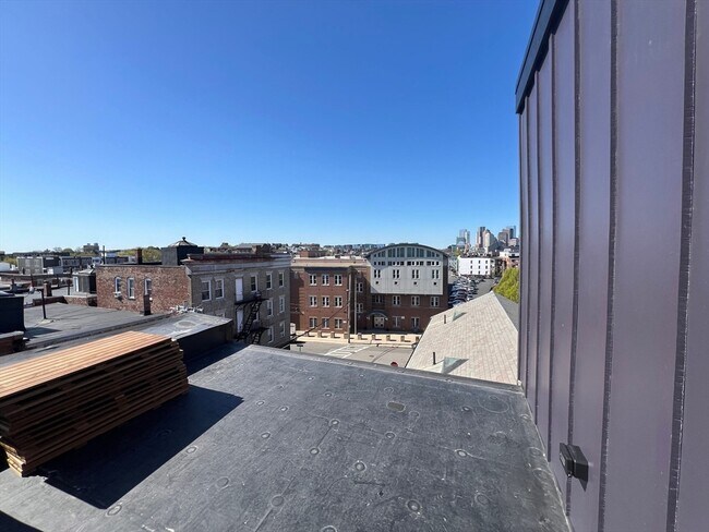 Building Photo - 58 Lubec St