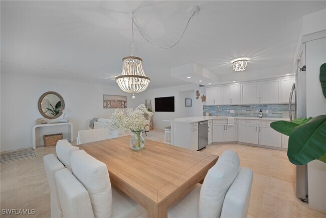 Building Photo - 1950 Gulf Shore Blvd N