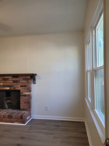 Building Photo - 2605 Vineyard St