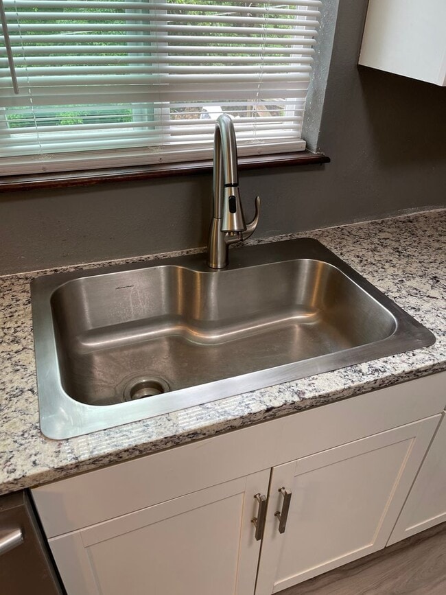 Building Photo - Available June 7th