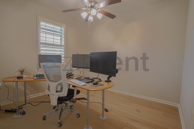 Building Photo - 1209 Savoy Ln