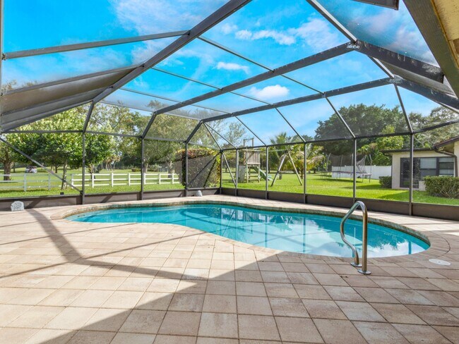 Building Photo - 19508 Hampton Dr