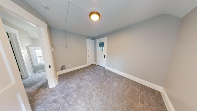 Building Photo - Brooklyn Centre - 3 Bedroom Single Family ...