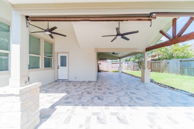 Building Photo - 13303 Davenport Hills Ln
