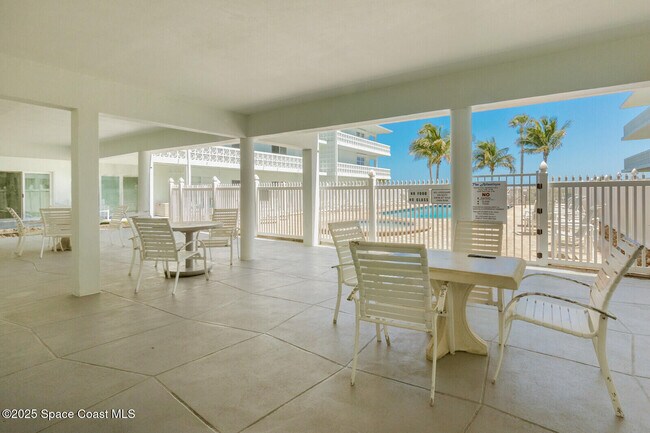 Building Photo - 4800 Ocean Beach Blvd