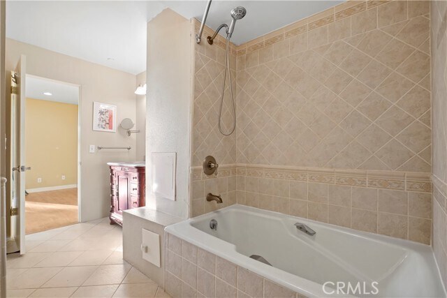 Building Photo - 500 E Del Mar Blvd