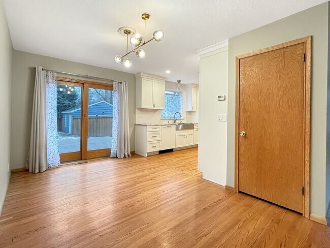 Building Photo - 303 Monroe Ave S