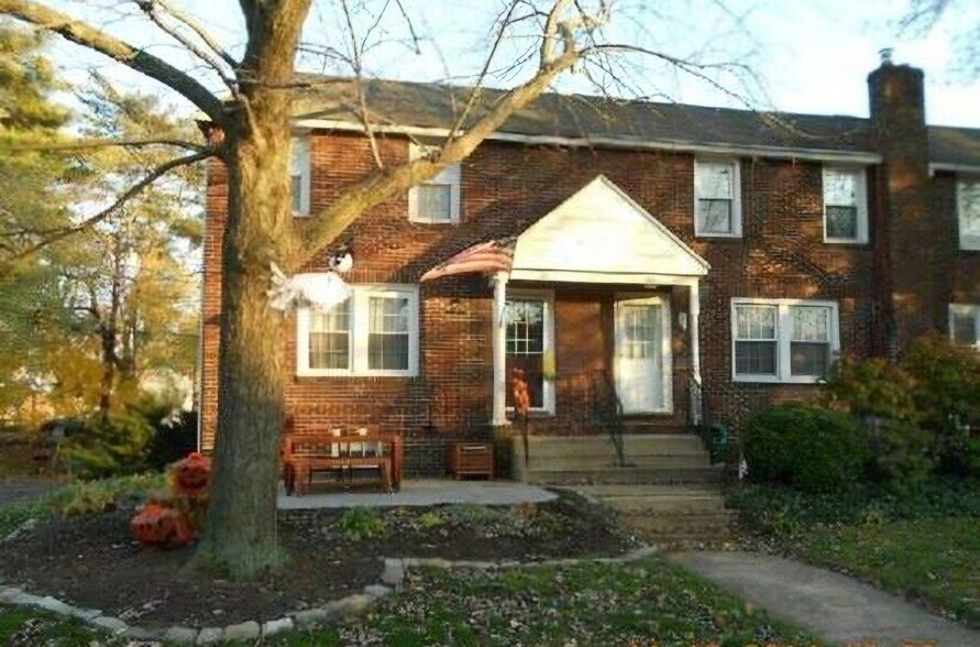 Building Photo - 2 W Summerfield Ave