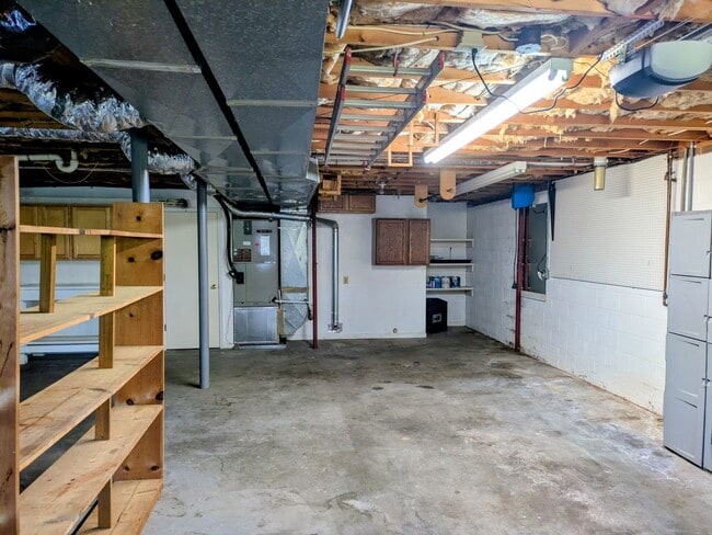 Building Photo - 6913 Crandall Ct