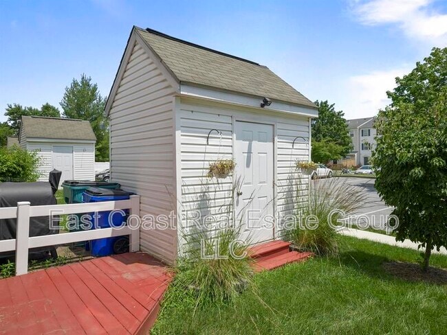 Building Photo - 4910 Edgeware Ter
