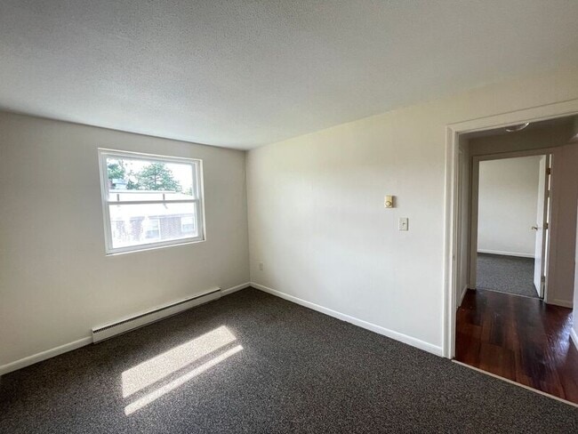 Building Photo - 173 Loudon Rd