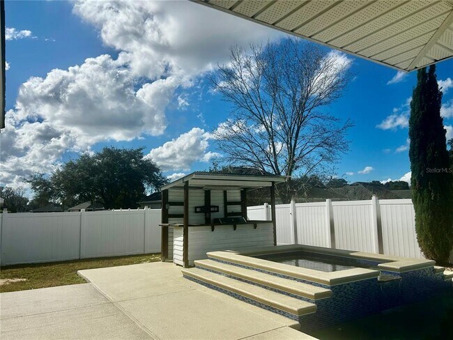 Building Photo - 6248 SW 48th Ave