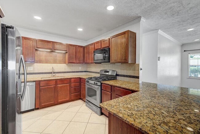 Building Photo - 116 Tarpon Ave