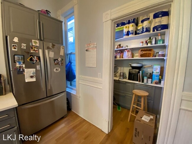 Building Photo - 4 br, 1.5 bath House - 2926 Pine Street