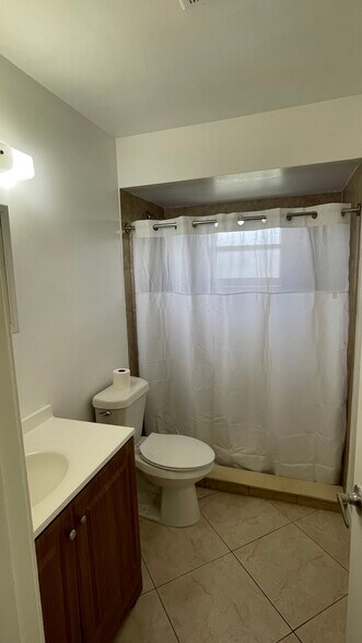 Building Photo - 1533 Lay Ct