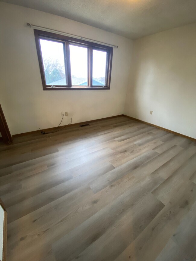 Building Photo - 339 Aristocrat Dr