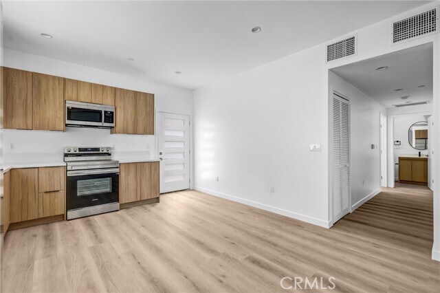 Building Photo - 18152 Sunburst St