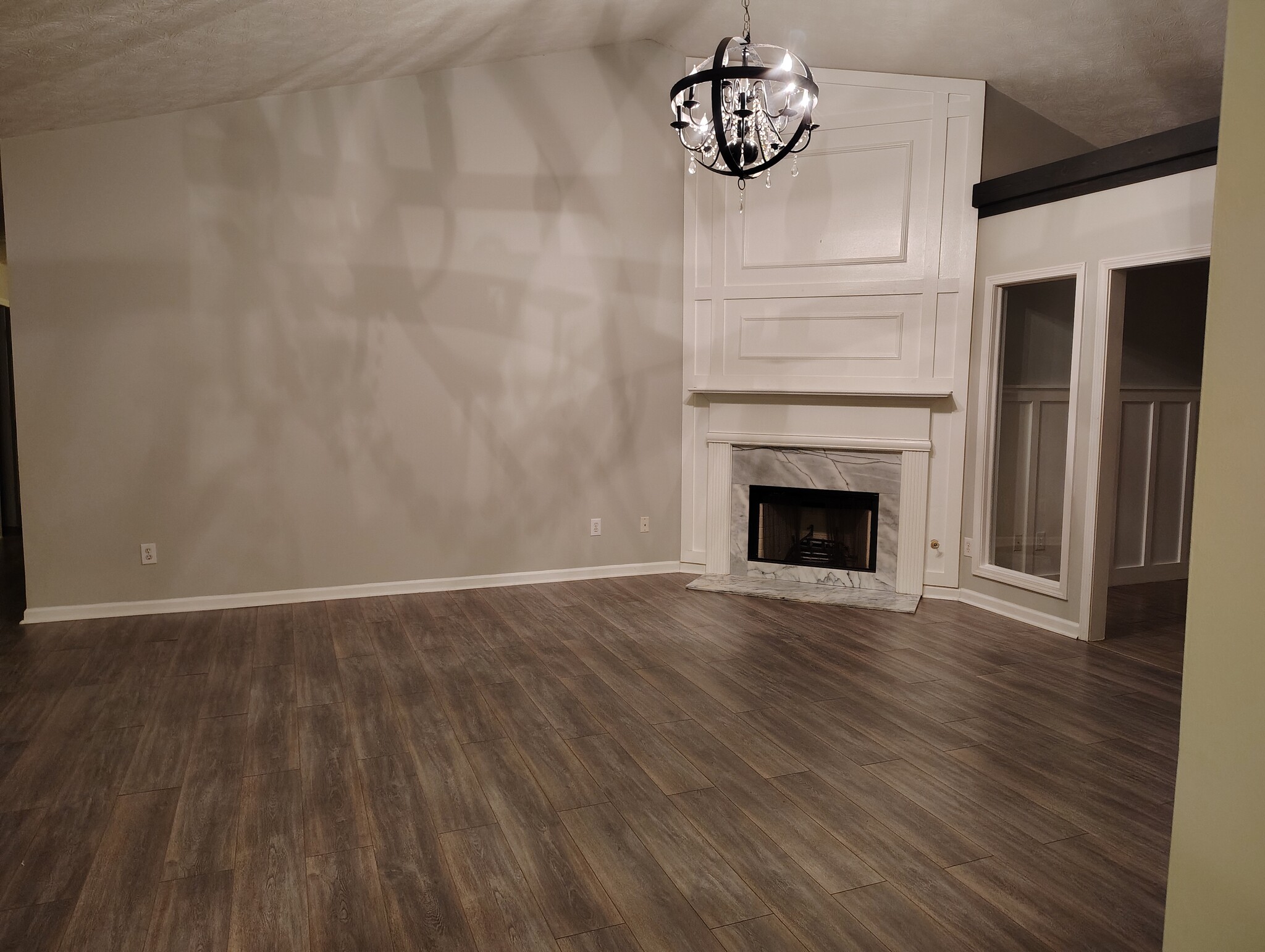 Huge family room - 5679 Post Mill Ct