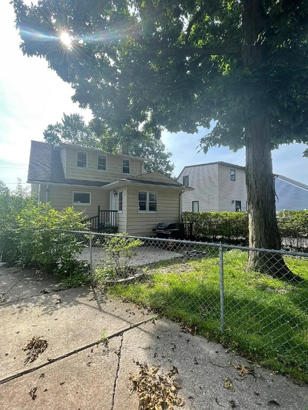 Building Photo - 1612 Parker Dr