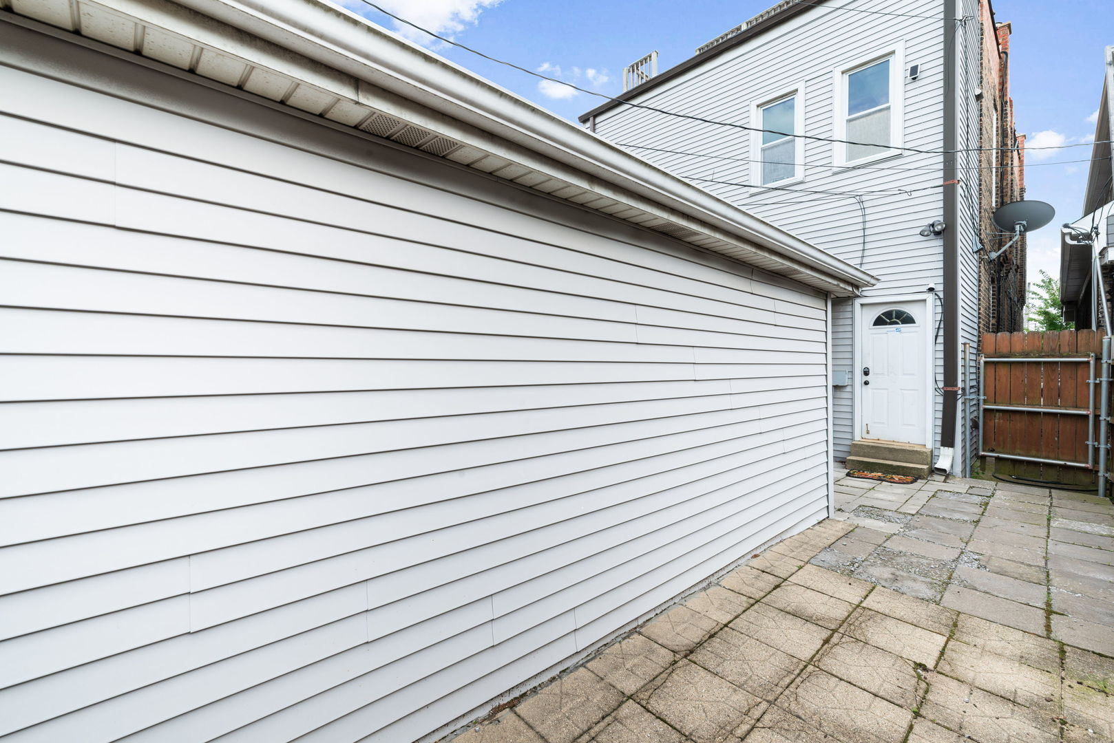 Building Photo - 512 W 37th St