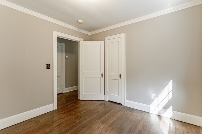 Building Photo - 2 Bed Home in Williamston With Bonus Room