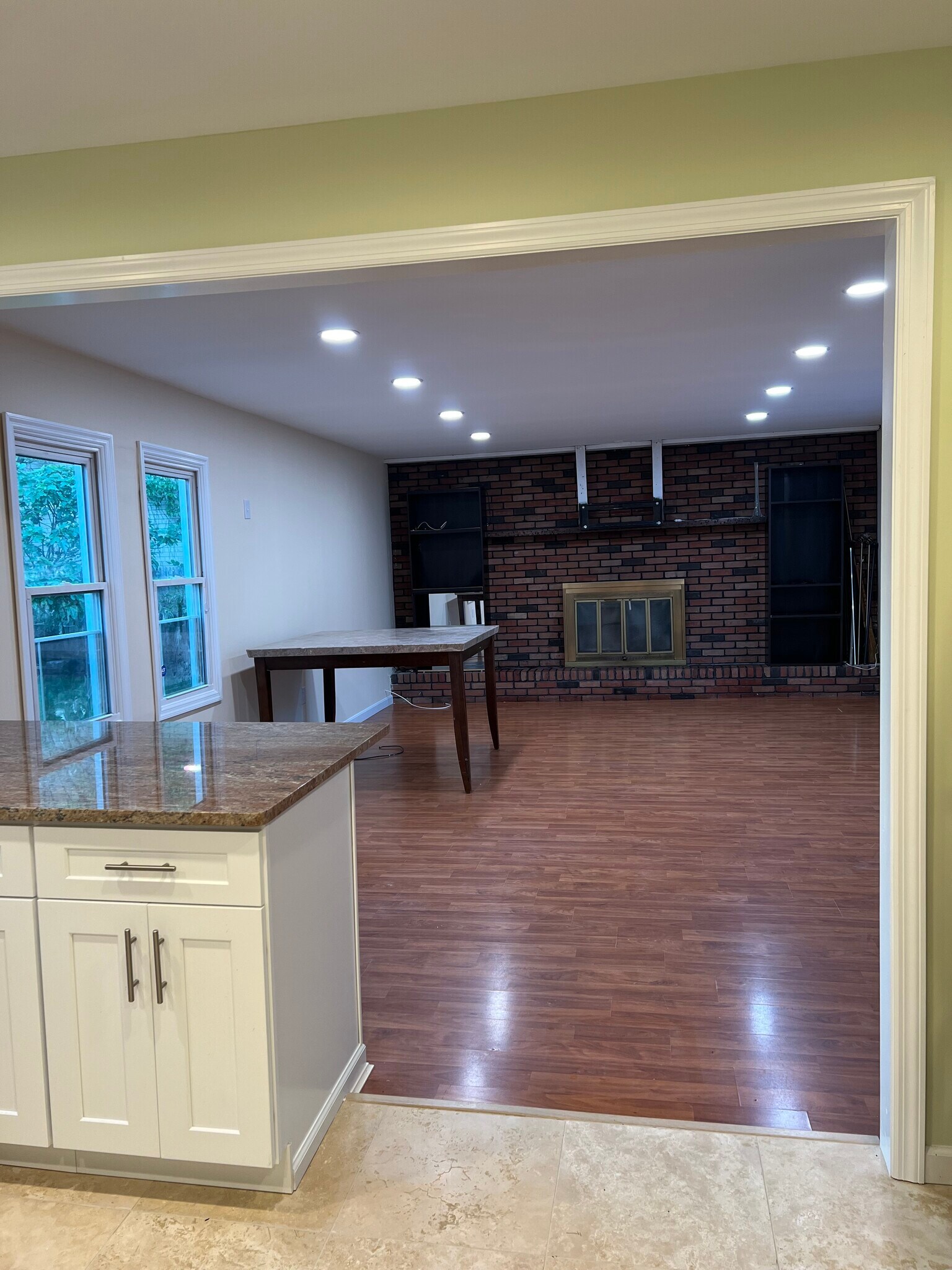 View off kitchen into living room - 28 Park Ave