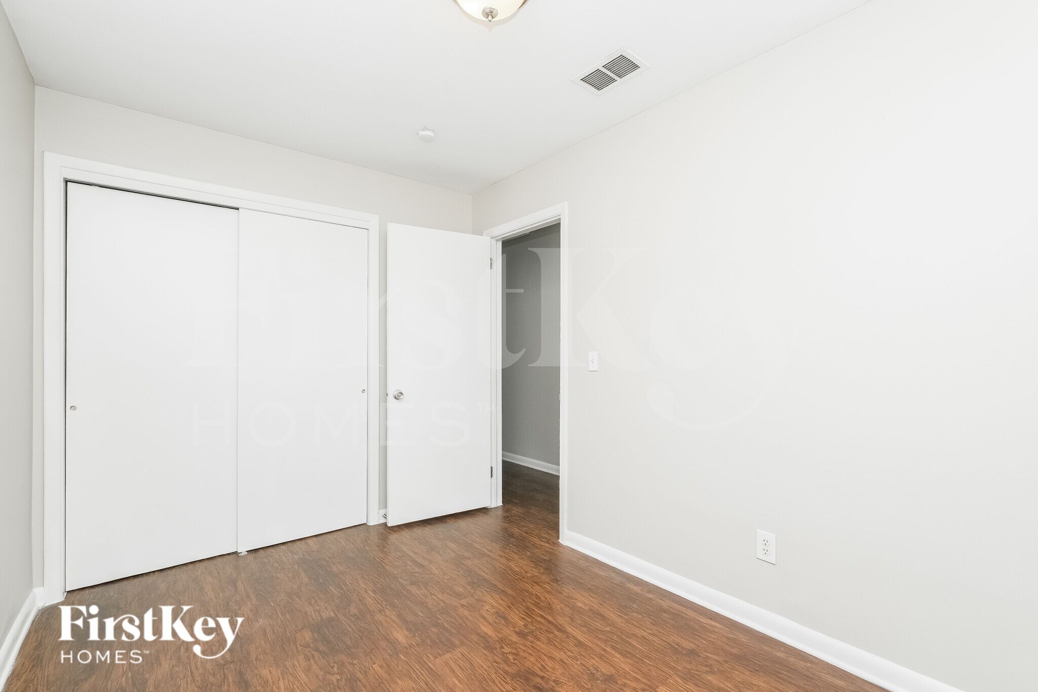 Building Photo - 9331 N Forest Hills Dr