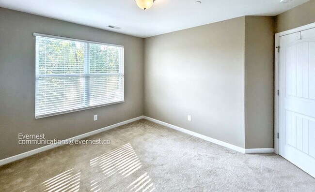 Building Photo - 5057 Falling Water Rd