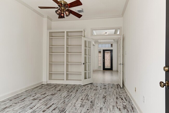 Building Photo - 15 Rockledge Dr