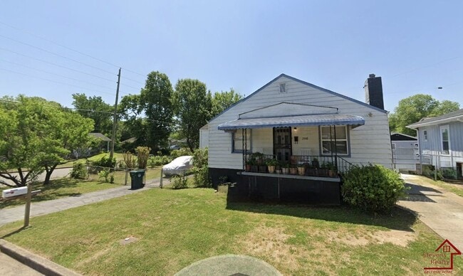 Primary Photo - 2018 Walker Ave