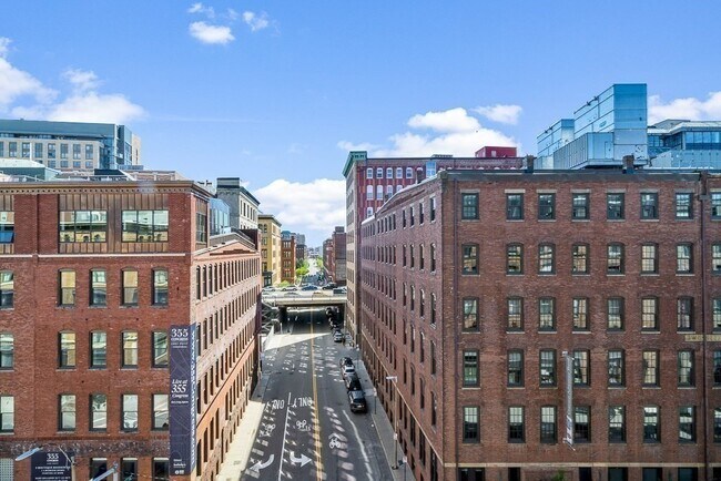 Building Photo - 346 Congress St