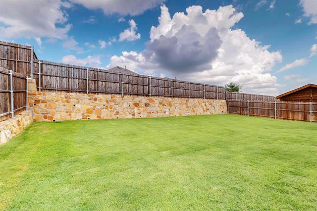 Building Photo - 222 Red Oak Dr